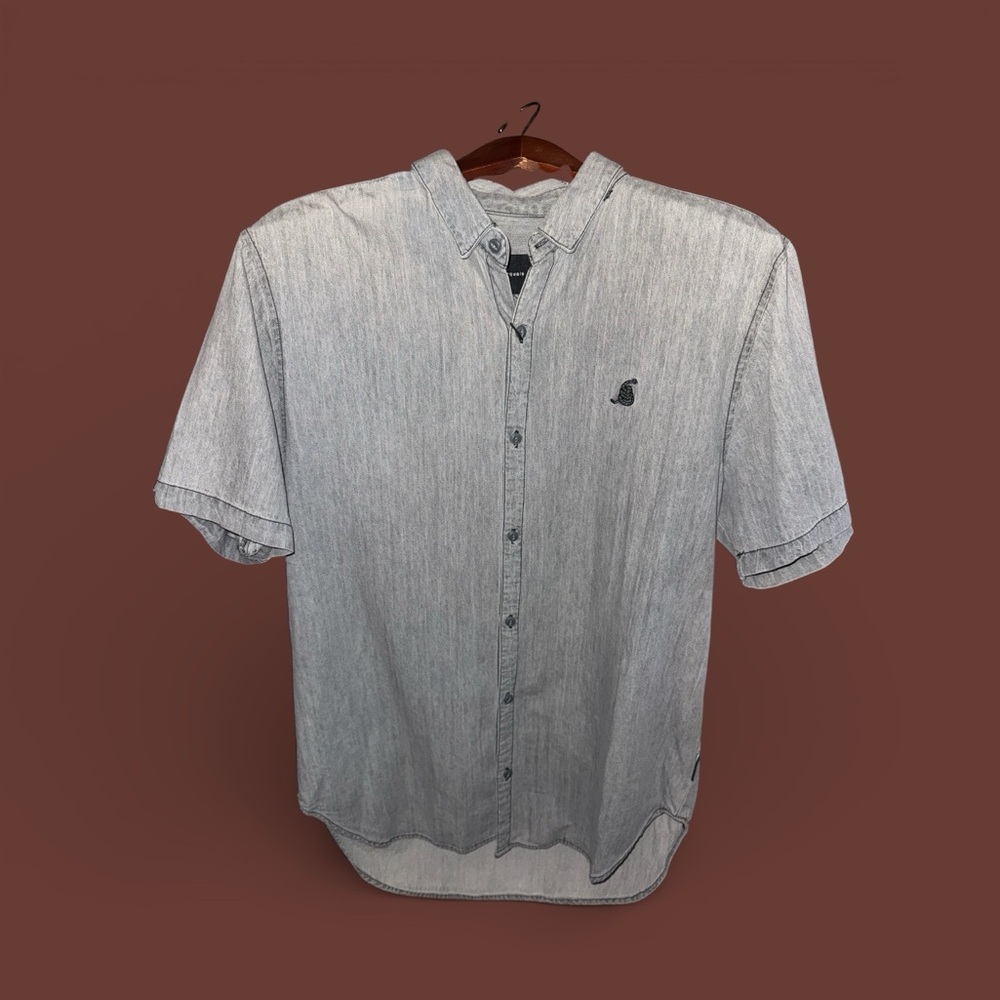 Among Equals Men's Size XL Gray Short Sleeve Shirt With Snake Patch NWT Top NEW